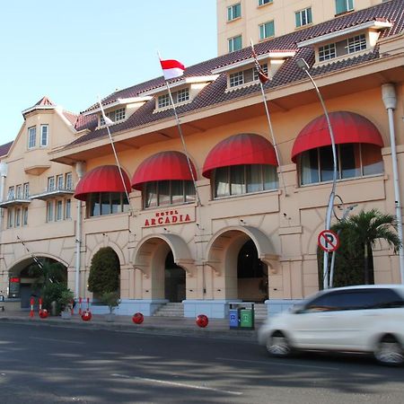 Arcadia Surabaya Hotel エクステリア 写真