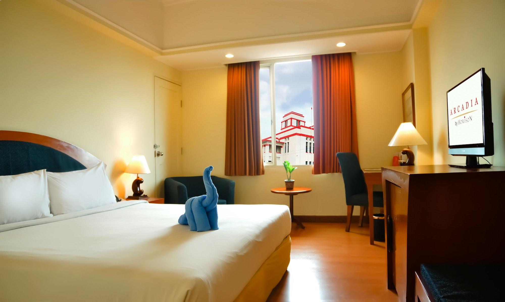 Arcadia Surabaya Hotel エクステリア 写真