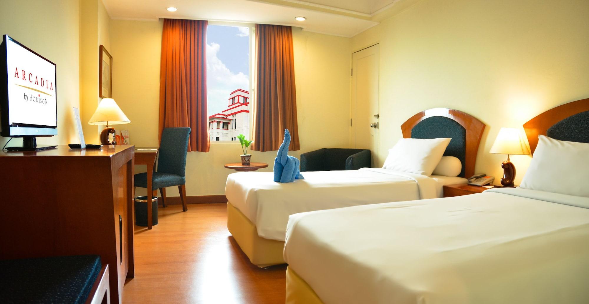 Arcadia Surabaya Hotel エクステリア 写真