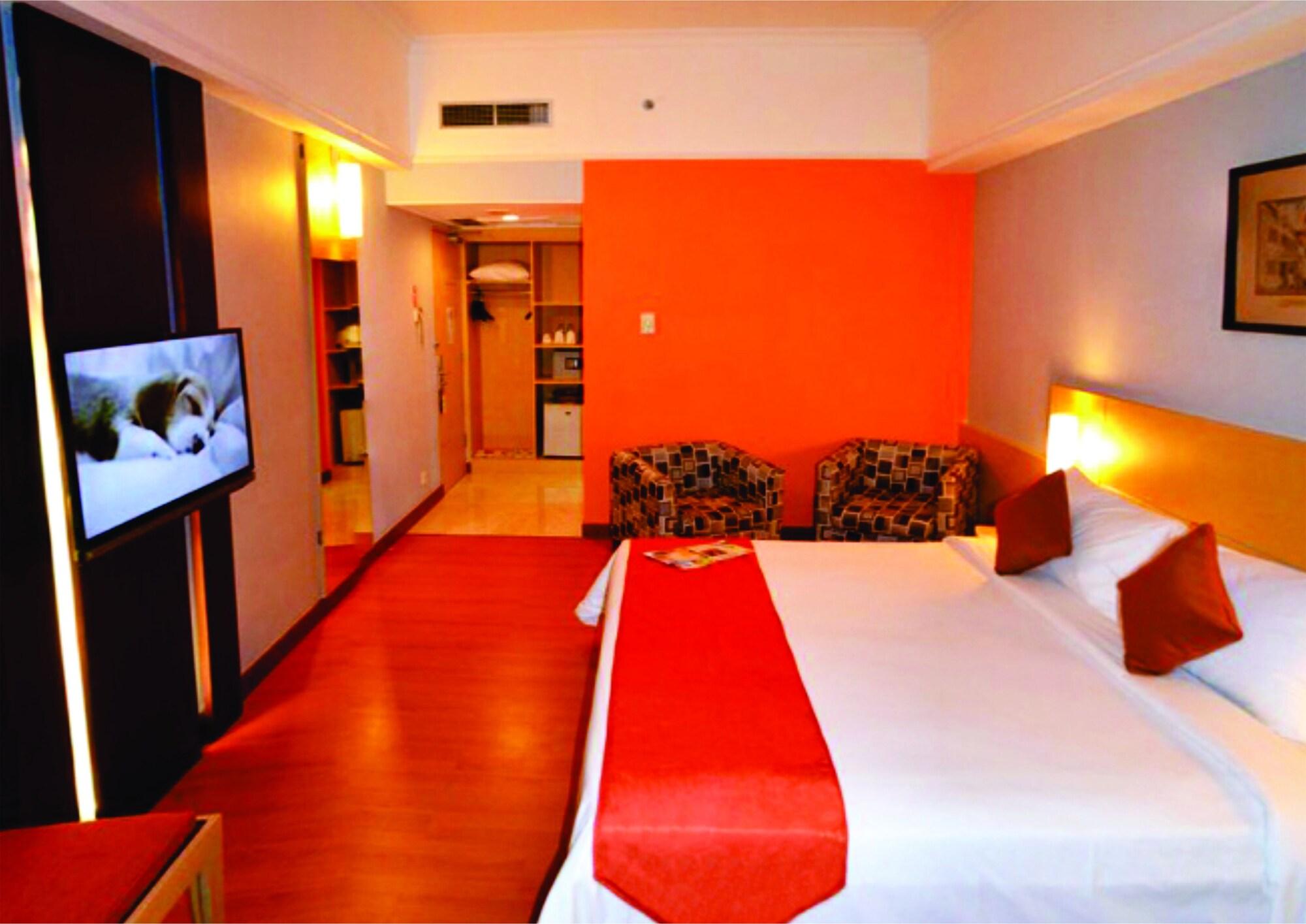 Arcadia Surabaya Hotel エクステリア 写真