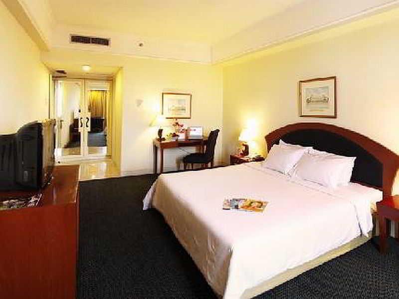 Arcadia Surabaya Hotel エクステリア 写真