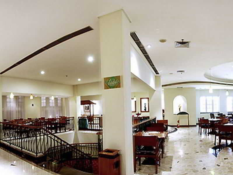 Arcadia Surabaya Hotel エクステリア 写真