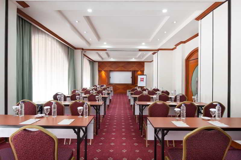 Arcadia Surabaya Hotel エクステリア 写真