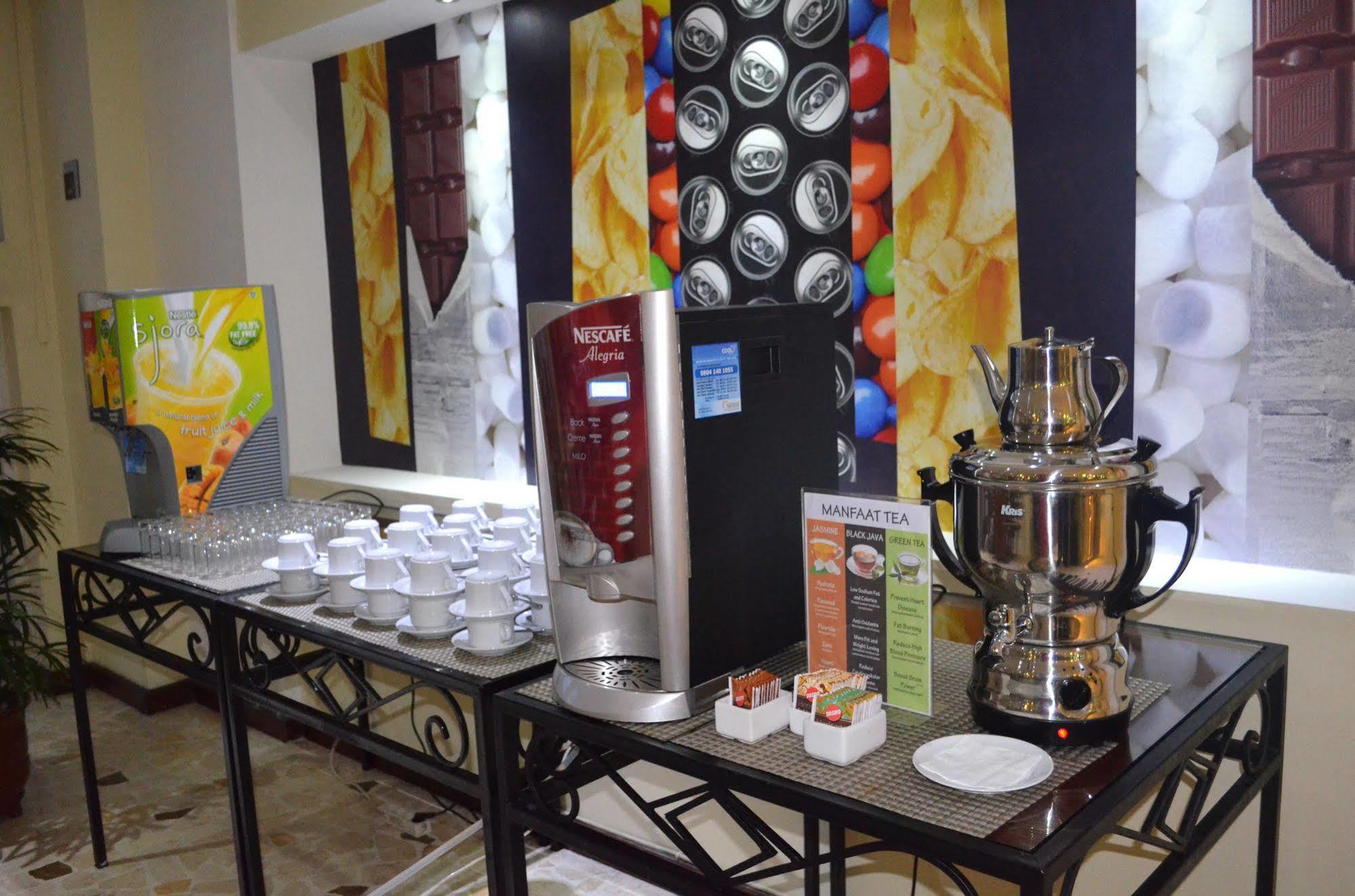 Arcadia Surabaya Hotel エクステリア 写真