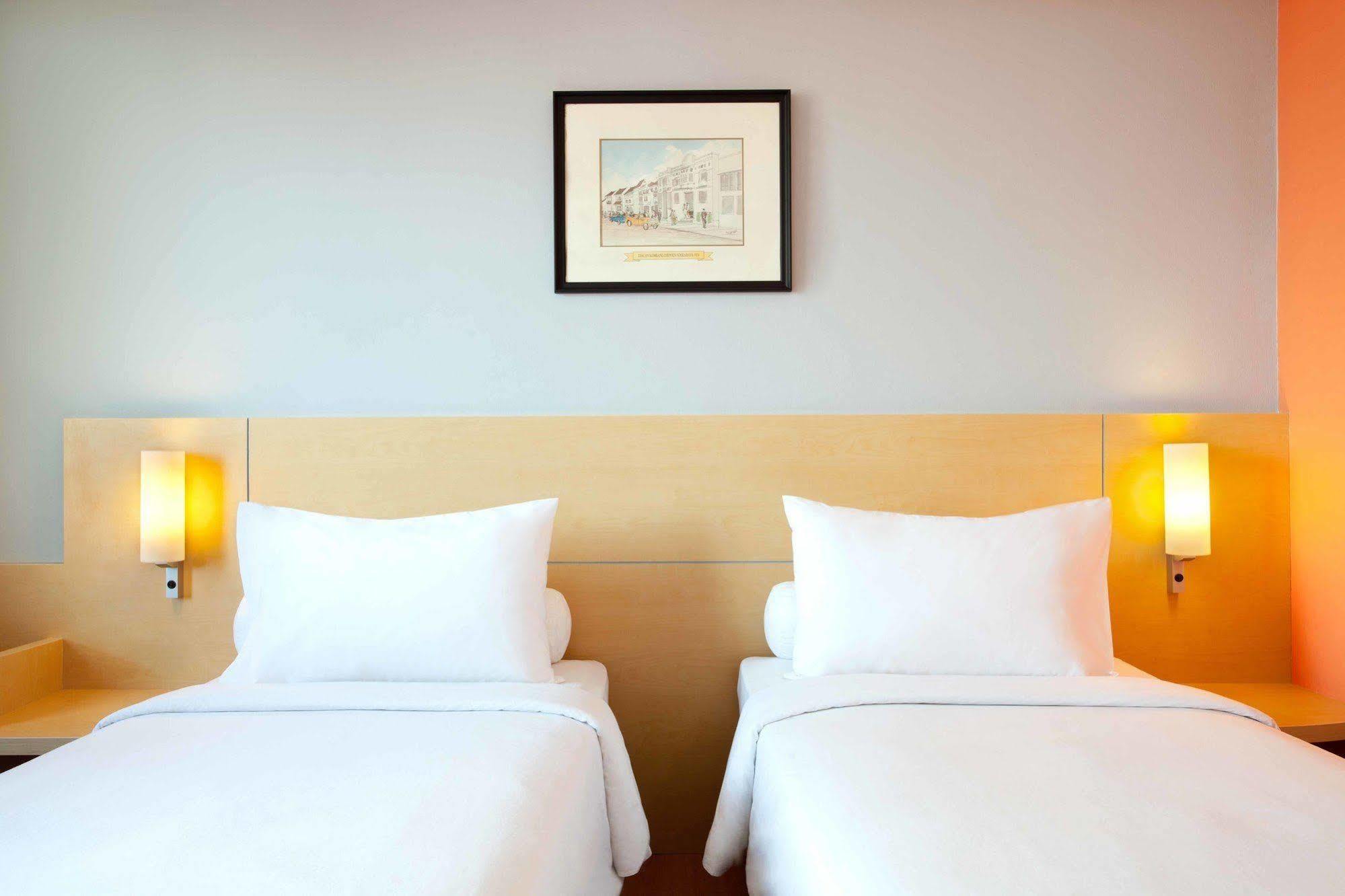 Arcadia Surabaya Hotel エクステリア 写真