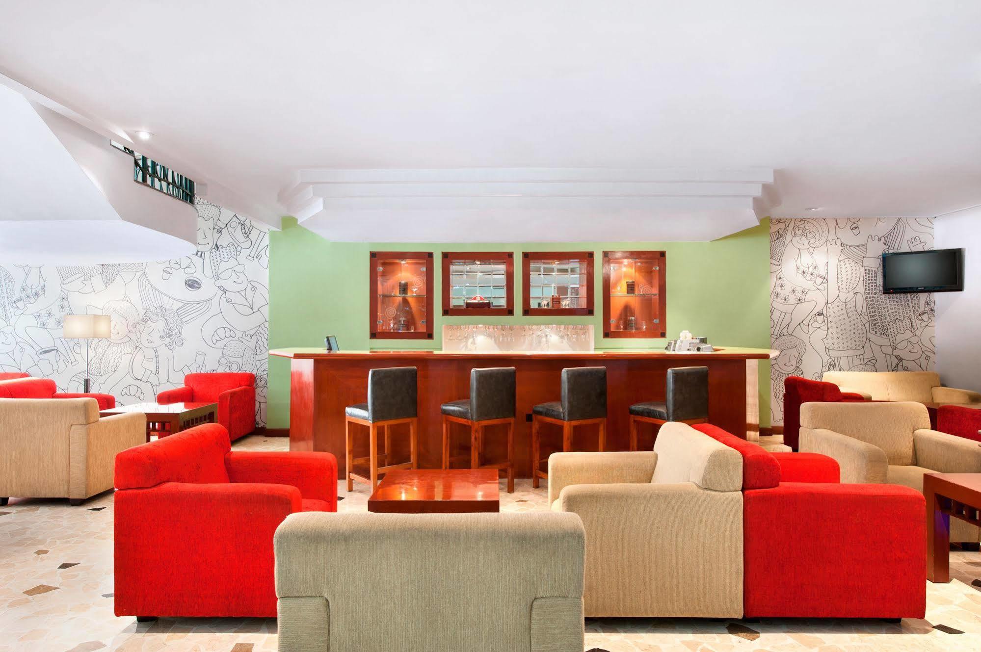Arcadia Surabaya Hotel エクステリア 写真