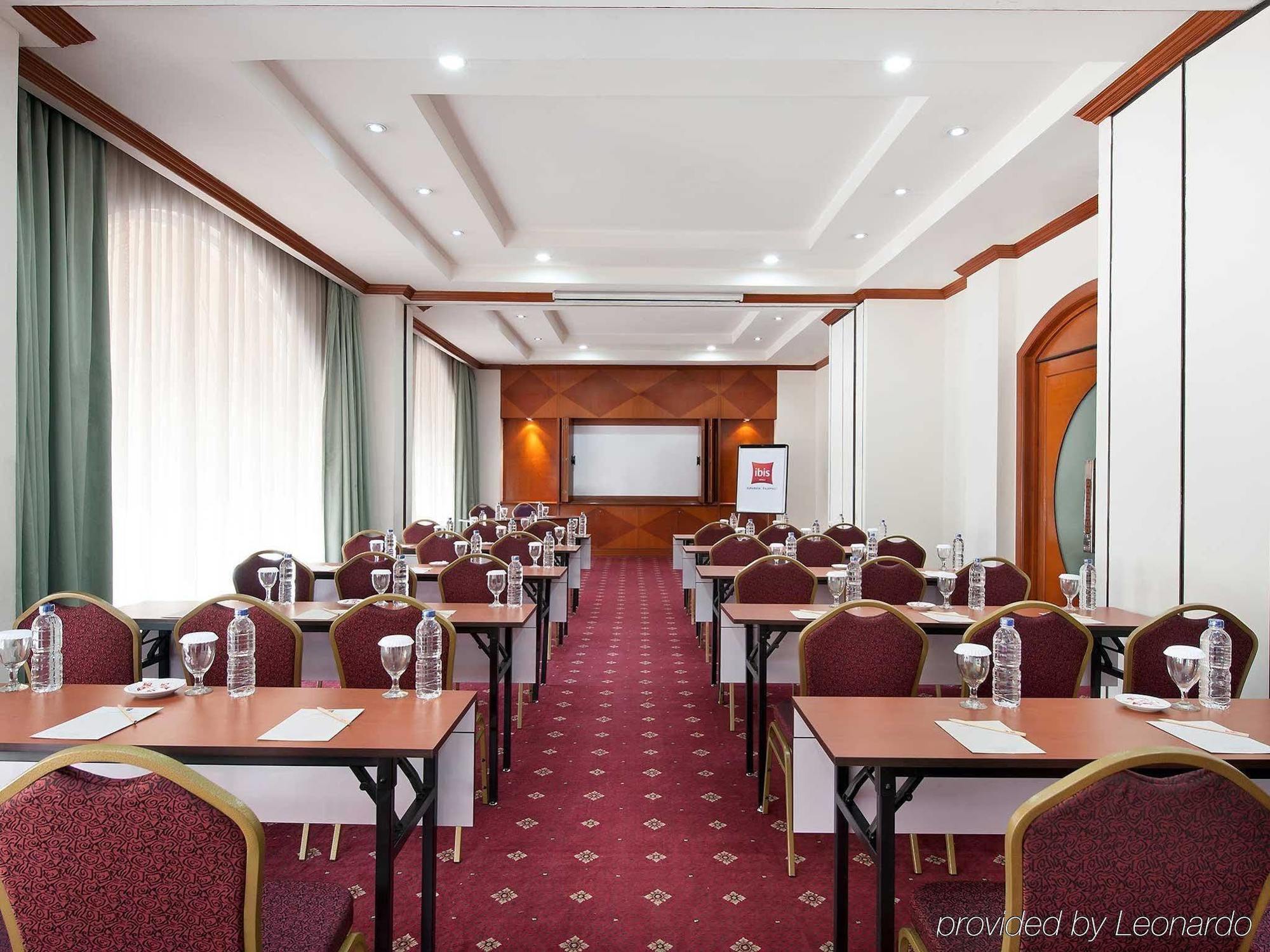 Arcadia Surabaya Hotel エクステリア 写真