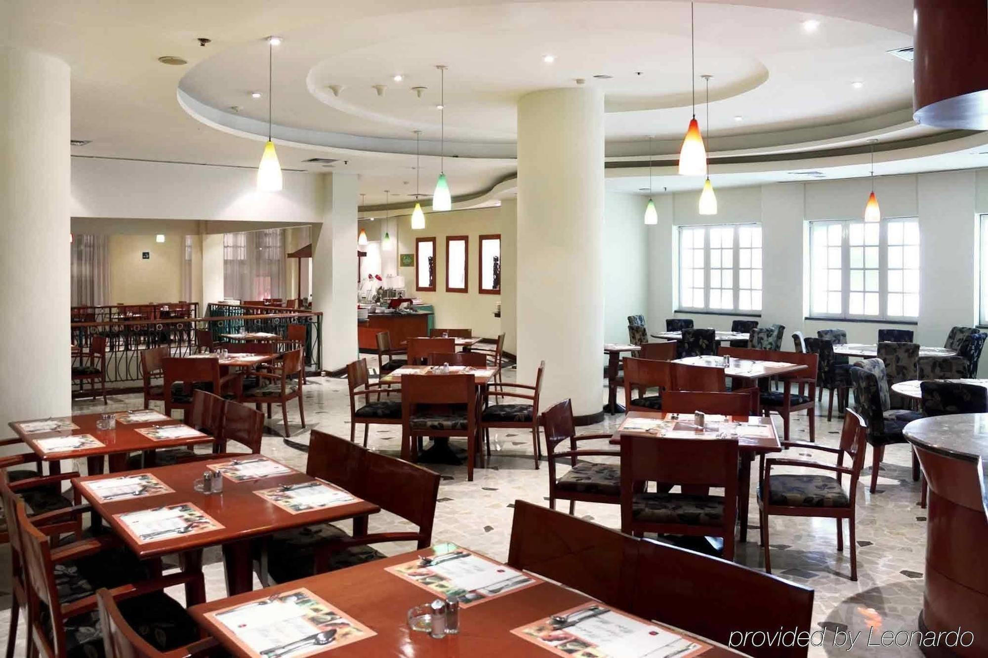 Arcadia Surabaya Hotel エクステリア 写真