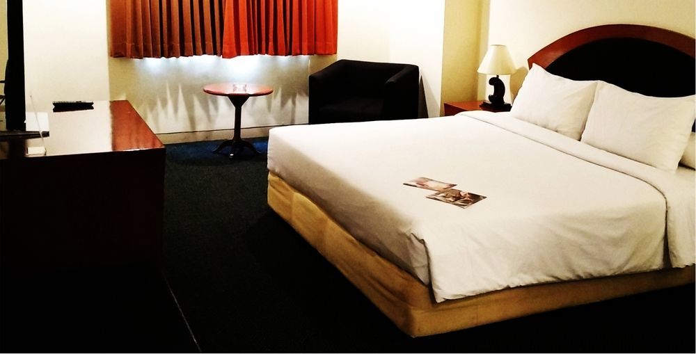 Arcadia Surabaya Hotel エクステリア 写真