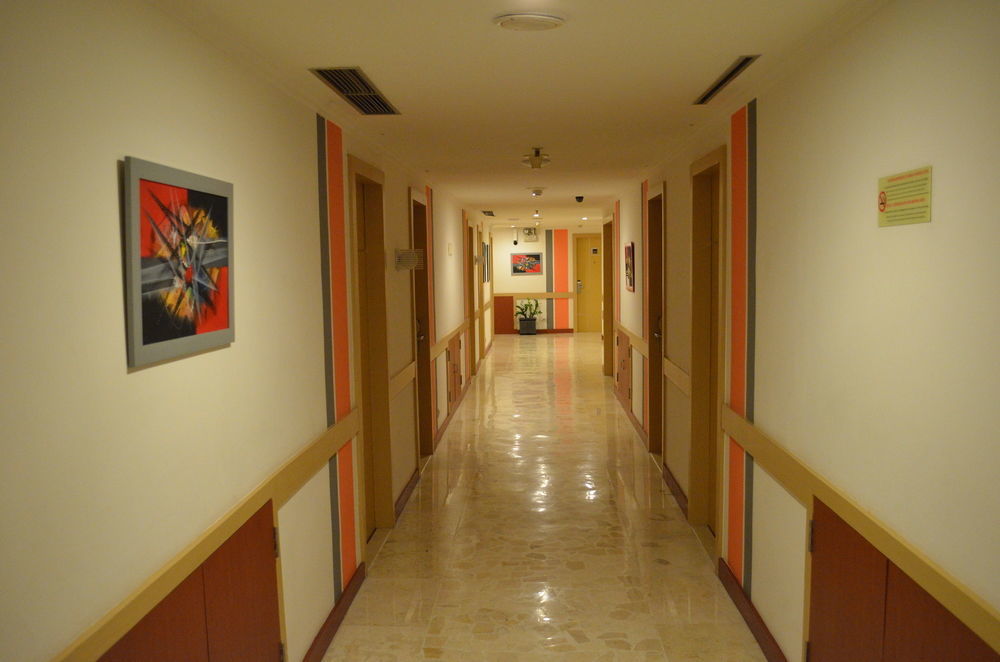 Arcadia Surabaya Hotel エクステリア 写真